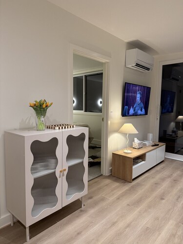 Luxury Lakeside Landing