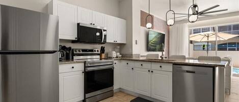 Fridge, microwave, oven, stovetop