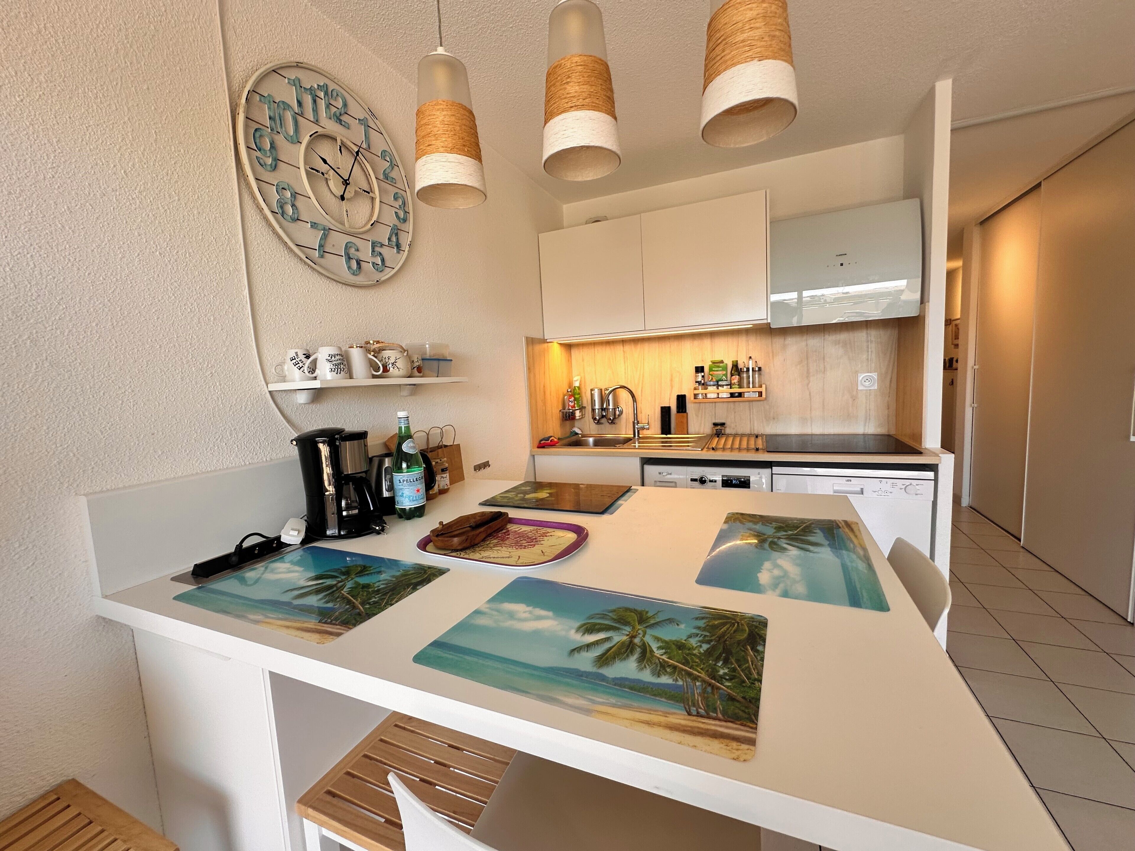 Kühlschrank, Mikrowelle, Ofen, Geschirrspüler