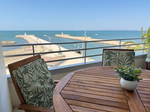 Superbe T3 traversant avec terrasse face au chenal vue mer – Impérial 4