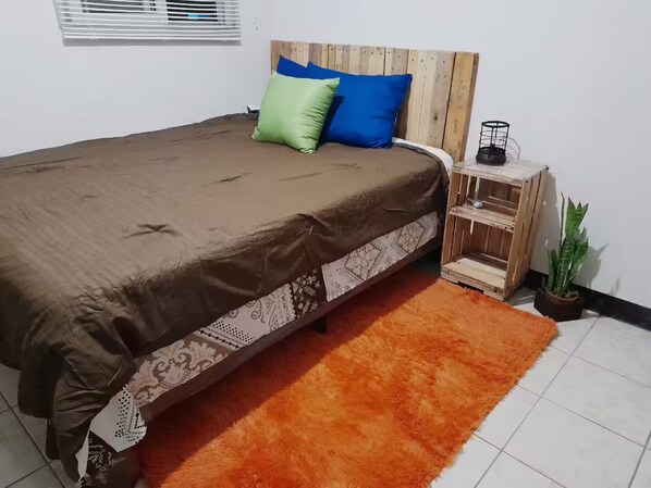 WiFi, bed sheets