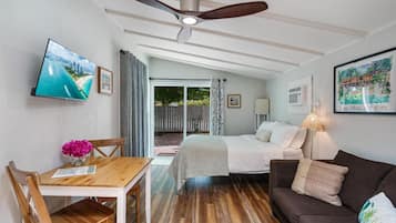 Desk, iron/ironing board, WiFi, bed sheets