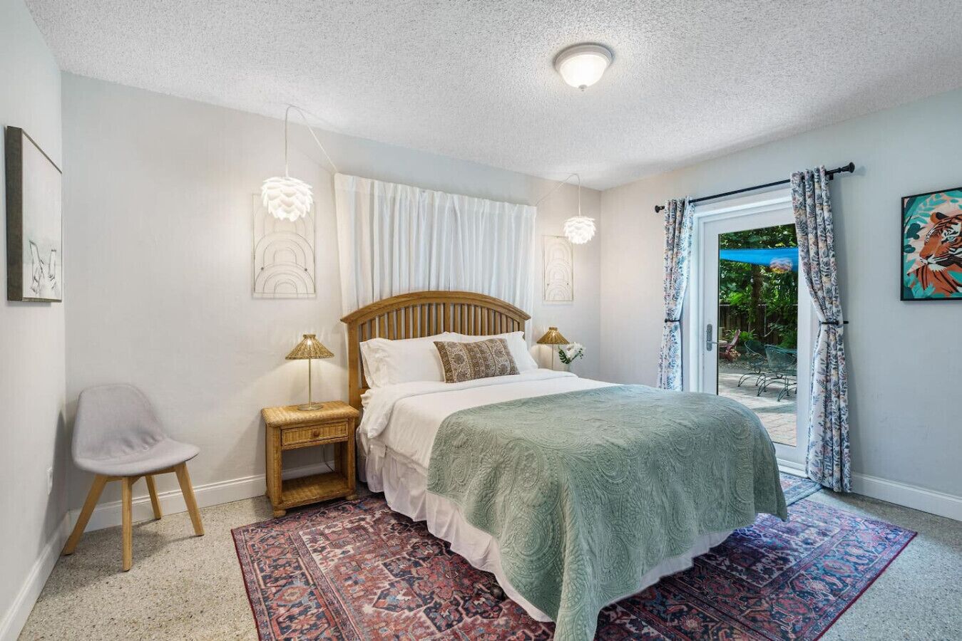 2 bedrooms, desk, iron/ironing board, WiFi