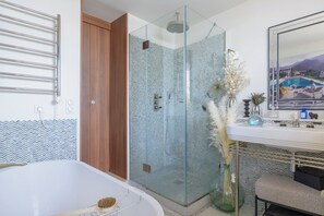 Comfort Apartment, City View | Bathroom