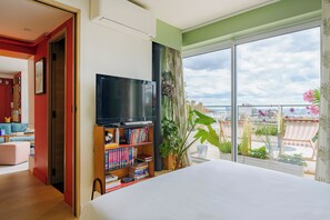 Comfort Apartment, City View