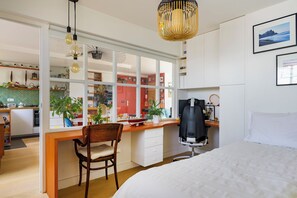 Comfort Apartment, City View