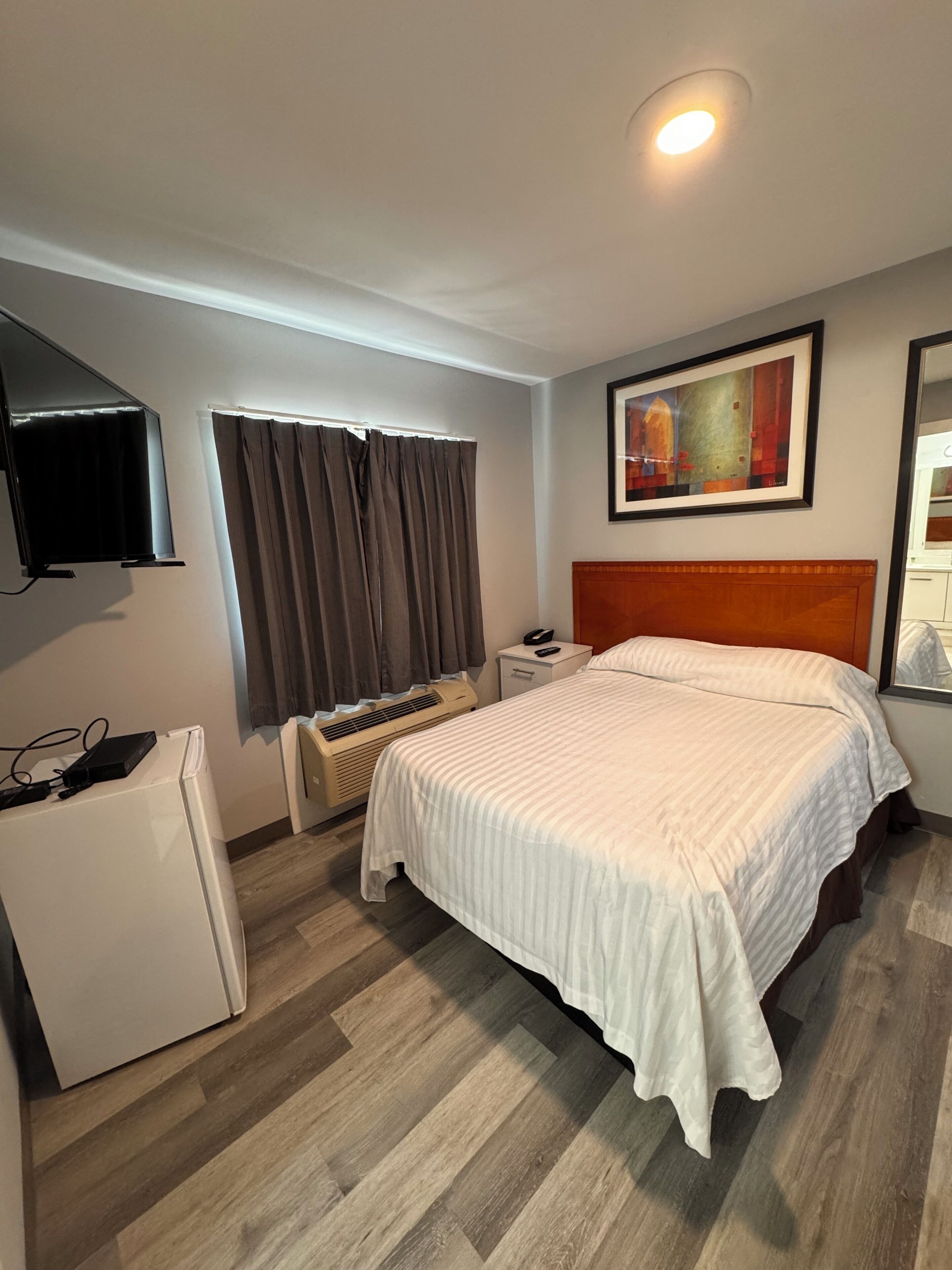 Basic Room, Non Smoking, Private Bathroom | WiFi (free), bed sheets