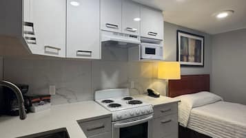 Kannettavalle tietokoneelle sopiva työtila, ilmainen Wi-Fi