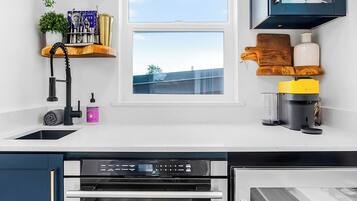 Comfort House, Bay View | Private kitchen | Espresso maker