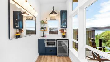 Casa Confort, vista a la bahía | Cocina privada | Cafetera de espresso