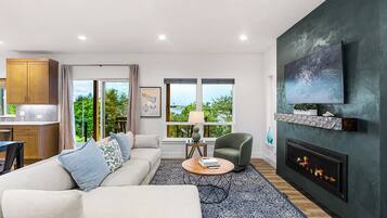 Comfort House, Bay View | Living room