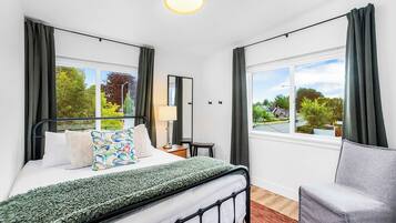 Comfort House, Bay View | Iron/ironing board, free WiFi, bed sheets