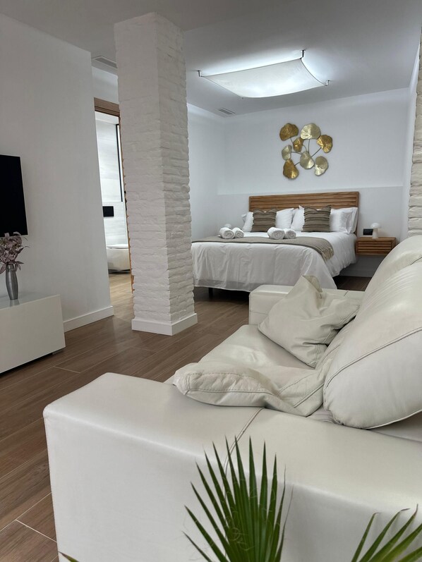 2 slaapkamers, een strijkplank/strijkijzer, wifi, beddengoed