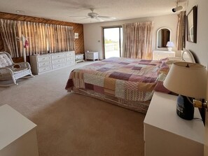 6 slaapkamers, een strijkplank/strijkijzer, gratis wifi, beddengoed