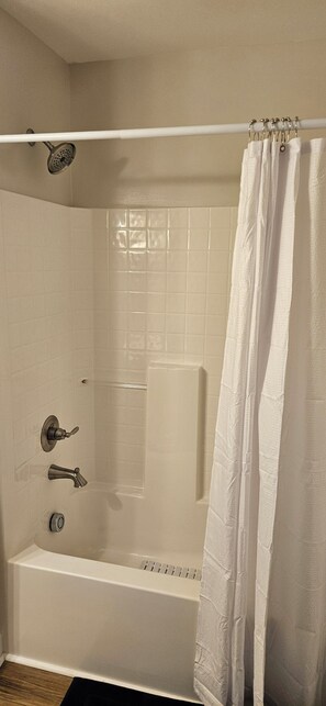 Håndklær og toalettpapir