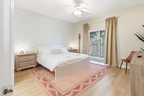 3 bedrooms, iron/ironing board, WiFi, bed sheets