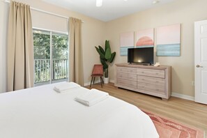 3 habitaciones, tabla de planchar con plancha, wifi y ropa de cama