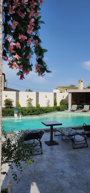 Pool - Luxury seaside villa in Baku, 50 m to beach (Baku)