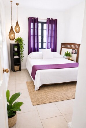 2 habitaciones, tabla de planchar con plancha, wifi y ropa de cama