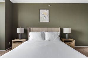 1 bedroom, desk, WiFi, bed sheets