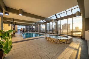 Pool - Luxury Downtown Condo • Free Parking/Spa/Pool/Gym (Minneapolis)