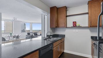 冰箱、炉灶、茶具/咖啡用具、厨具/餐具