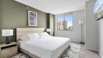 2 bedrooms, desk, WiFi