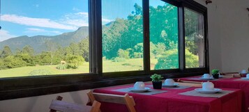 Desayuno buffet incluido todos los días 