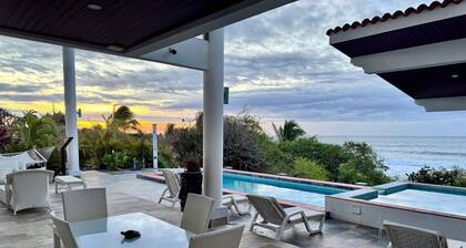 Beautiful house in Costa Pedas