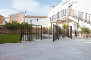 Outdoor pool - Citrus - Lemon Tree Apartment (Restábal)