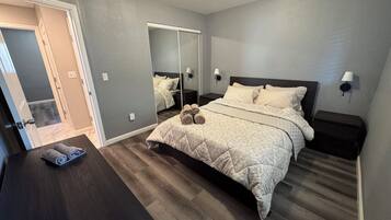 3 bedrooms, iron/ironing board, WiFi, bed sheets