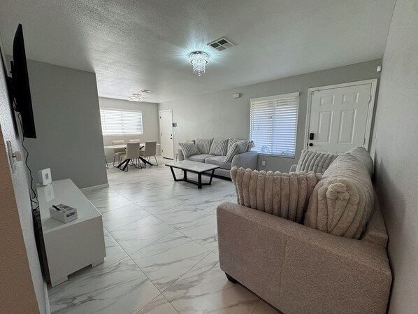 TV connectée, cheminée