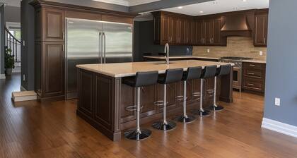 Luxury home 4BR, Pool, & 5 Mins to 401