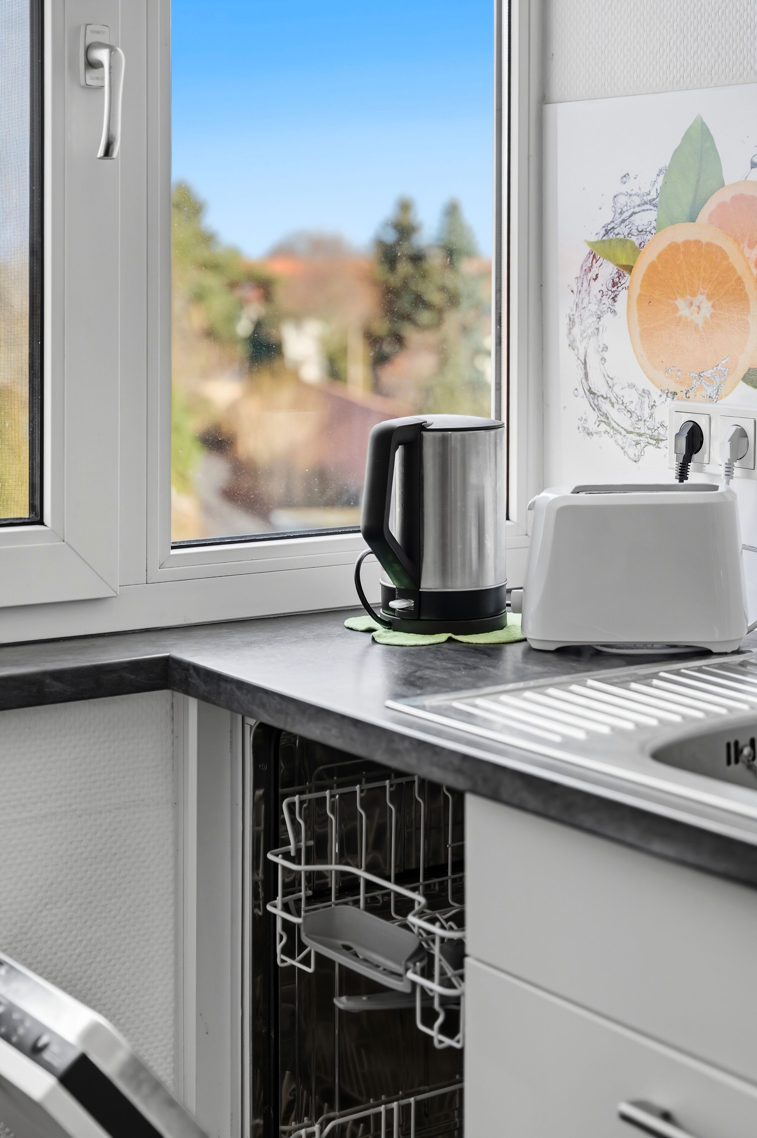 雪櫃、微波爐、焗爐、爐具