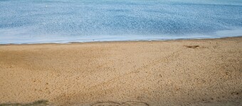 Beautiful family-friendly apartment by the lake