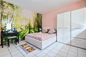 2 bedrooms, WiFi, bed sheets