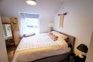 2 bedrooms, iron/ironing board, travel cot, free WiFi - Bright cozy apartment in North Cotswolds (Shipston-on-Stour)