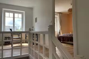 6 bedrooms, desk, iron/ironing board, free WiFi - Restored character cider house in Carnac (Carnac)