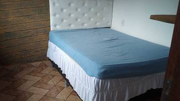 3 habitaciones, tabla de planchar con plancha, wifi y ropa de cama