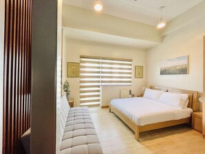 Iron/ironing board, bed sheets, wheelchair access