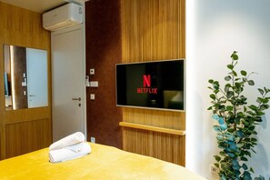3 多间卧室、办公桌、WiFi、床单