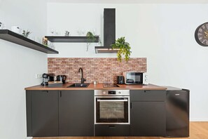 Køleskab, mikrobølgeovn, ovn, opvaskemaskine