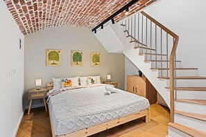 2 室のベッドルーム、デスク、アイロン / アイロン台、WiFi