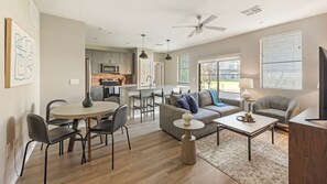 Appartement, 2 chambres | Coin séjour