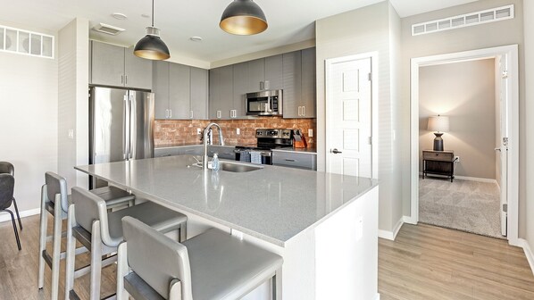 Leilighet, 2 soverom, 2 bad | Eget kjøkken | Kjøleskap, mikrobølgeovn, ovn og kokeplater