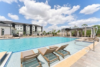 Landing Apartments Fort Myers near Olympia Pointe