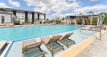 The Hendry Apartments By Landing