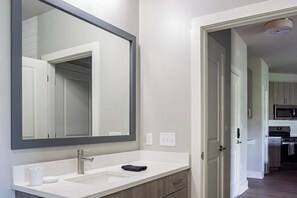 Apartment, 1 Bedroom | Bathroom | Shower, free toiletries, hair dryer, towels