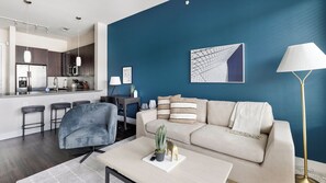 Apartment, 1 Bedroom | Living area | 50-inch Smart TV with digital channels - Landing Dallas Old East (Dallas)
