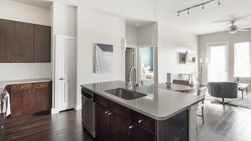 Apartment, 2 Bedrooms | Private kitchen | Microwave, oven, stovetop, dishwasher